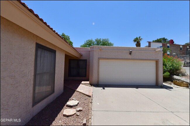 Foto del edificio - 3212 Canyon Point Ln