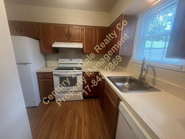 Foto del edificio - Lovely 2 BR, 1.5 Bath townhome in the Lexi...