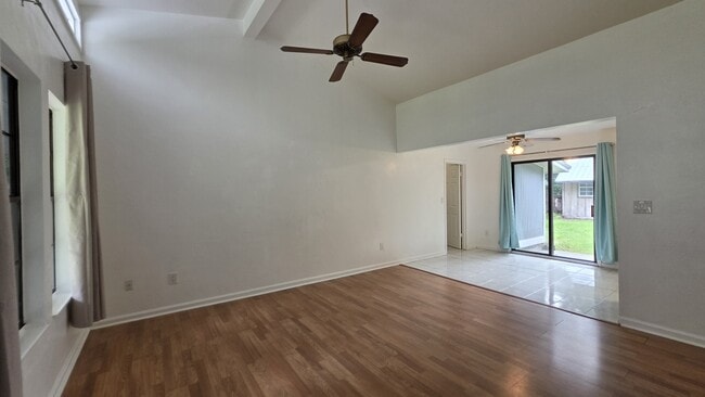 Building Photo - 4319 NW 26th Dr