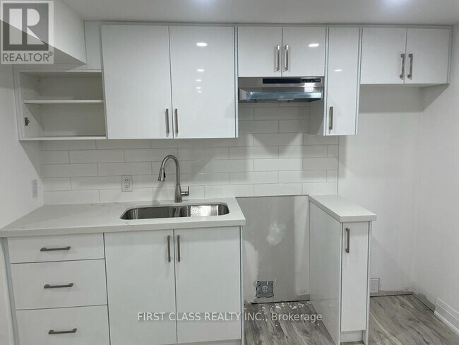 Building Photo - 17 Fisher Crescent