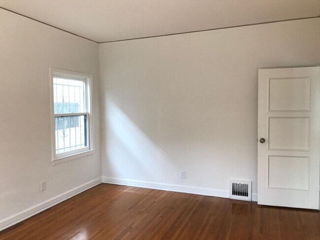 Foto del edificio - 626 Cochran Ave
