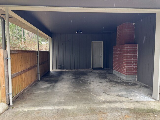 Foto del edificio - 3220 N Taylor Rd