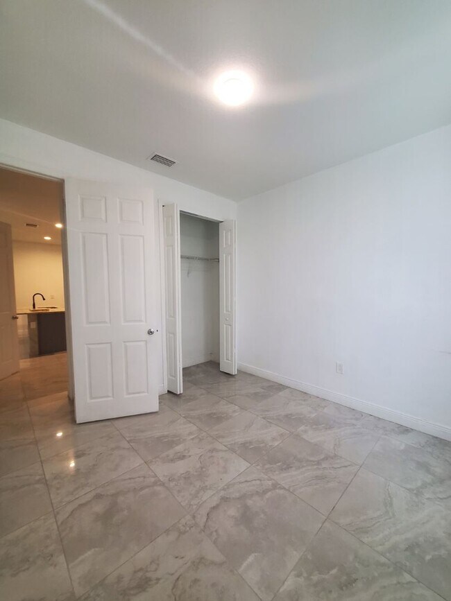Foto del edificio - 5244 30th St SW