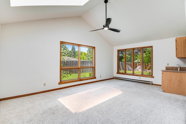 Building Photo - 5240 Sun Dial Pl