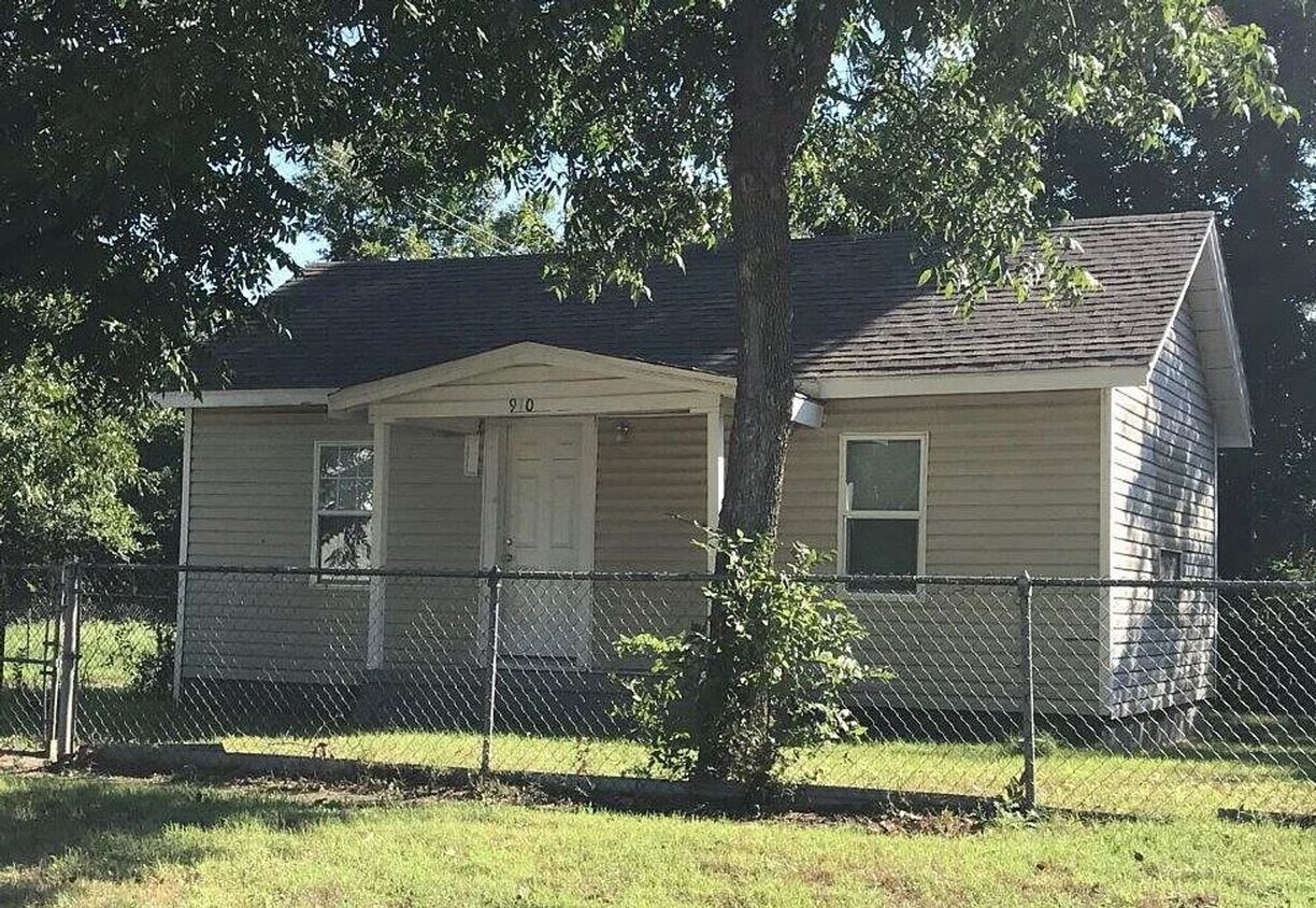 Foto principal - 910 SW 4th