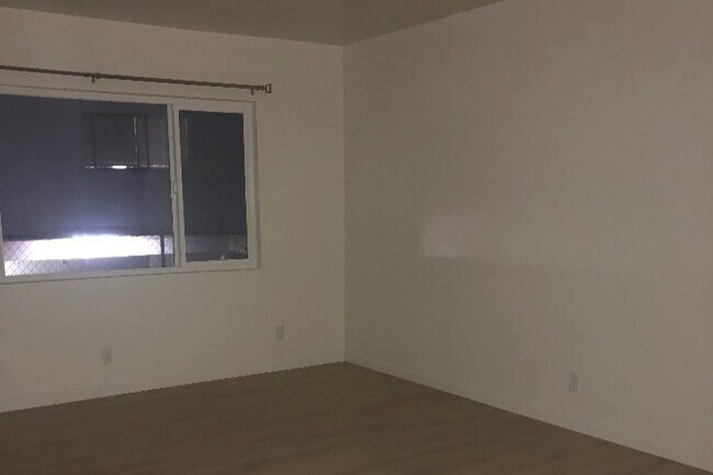 Foto del edificio - 521 Evergreen St