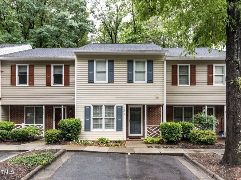 Primary Photo - 4646 Fawnbrook Cir