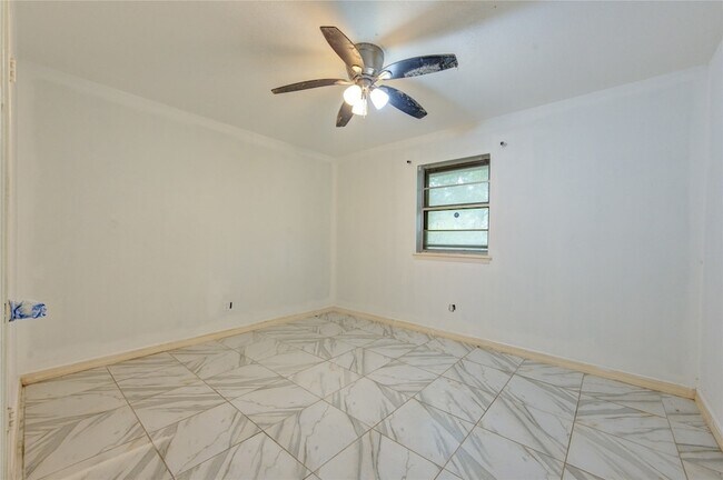 Building Photo - 2117 Willow Wisp Dr
