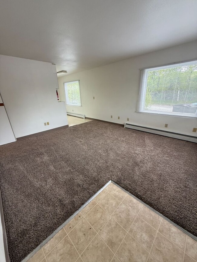 Building Photo - 2 BD, 1 BA Apartment Nestled Back on a Culd-de-Sac