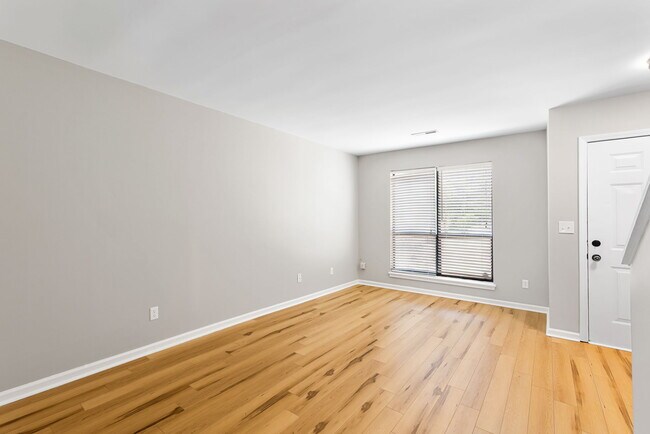 Foto del edificio - 1426 Camp Rd