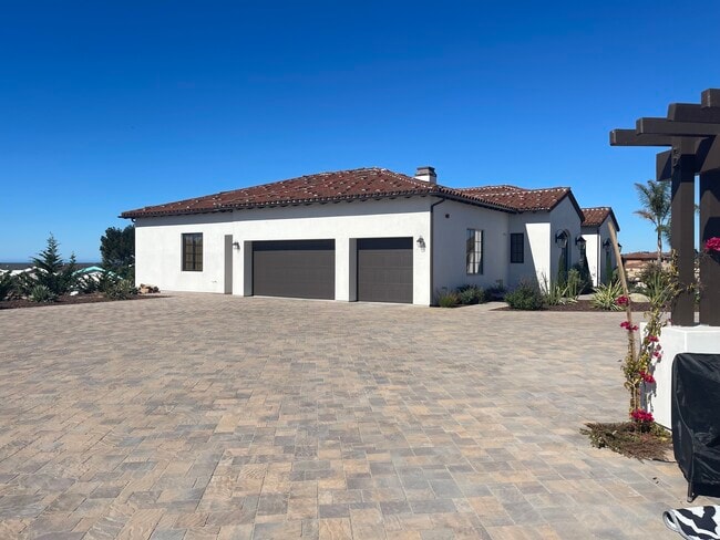 Building Photo - 480 Del Mar