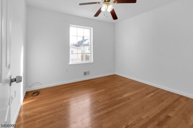 Foto del edificio - 210 Port Ave