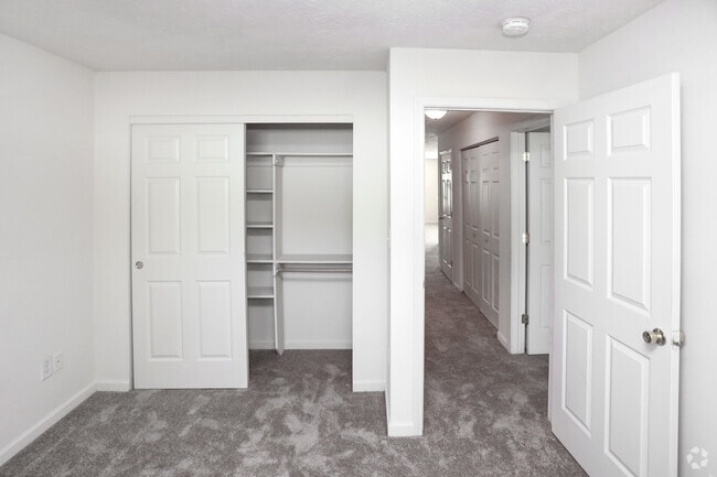 2BR, 2BA - 1085 SF - Forest Ridge
