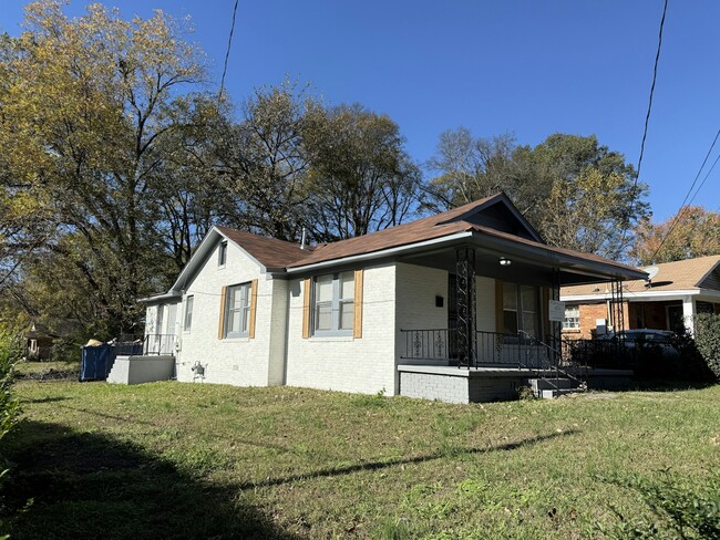 Building Photo - 425 Carpenter St