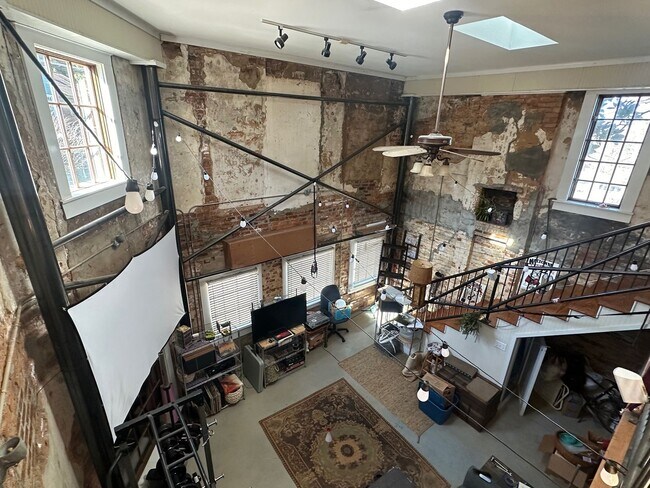 Foto del edificio - Must See Barber St Beauty