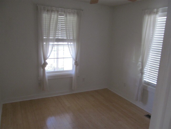 Foto del edificio - 370 30th St SE