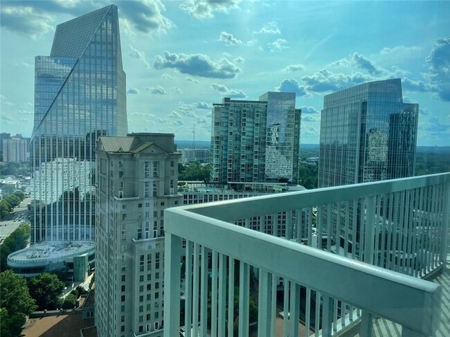 Foto del edificio - 3324 Peachtree Rd NE