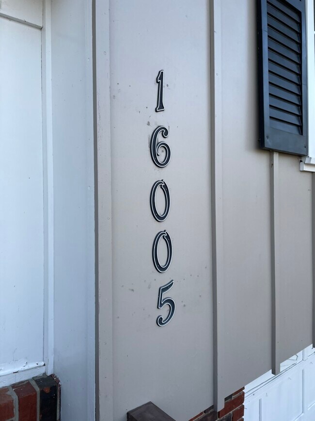 Building Photo - 16005 East 35th St S