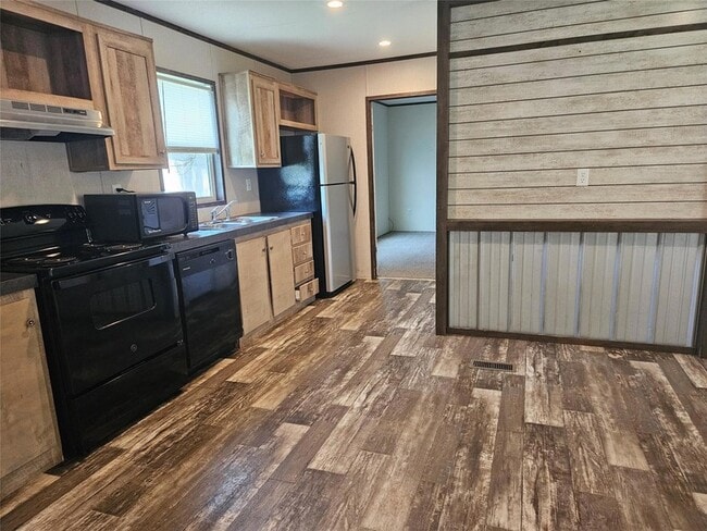 Building Photo - 112 Bosque