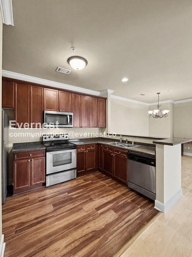 Foto del edificio - 7232 Althorp Way