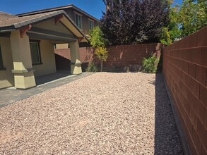 Building Photo - 5564 Bethany Bend Dr
