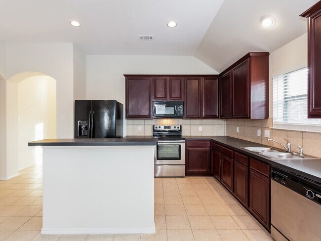 Foto del edificio - 6420 Spring Ranch Dr