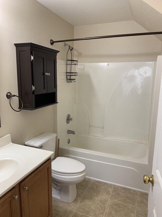 Building Photo - 127 Cobblers Cir