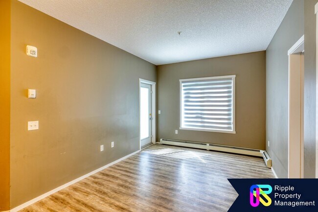 Photo du bâtiment - 4641-4128 Avenue Northeast - 3107 Ave