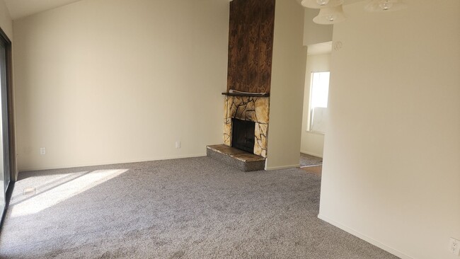 Building Photo - 1271 Rayburn Dr