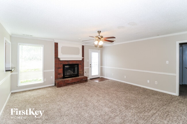 Building Photo - 7769 Hawkcrest Dr