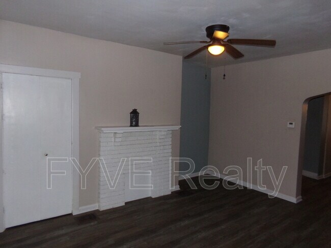 Building Photo - 375 Copperfield Ave