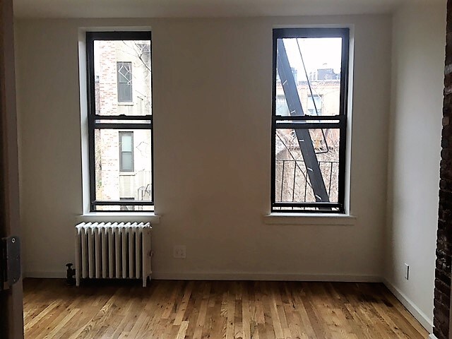 Foto principal - 423 W 45th St