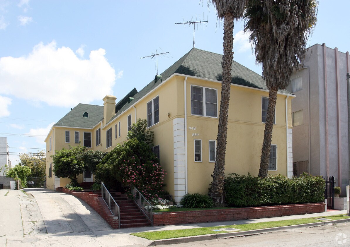 Foto del edificio - 848-850 S Kingsley Dr