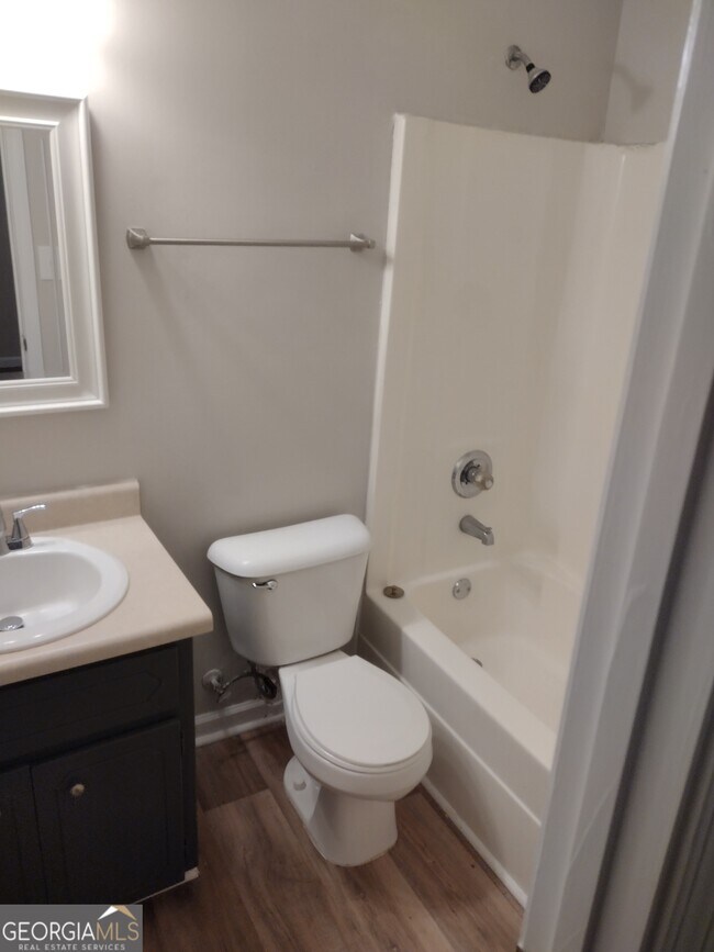 Foto del edificio - 1931 Karen Cir