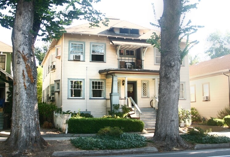 Building Photo - 1817 F St