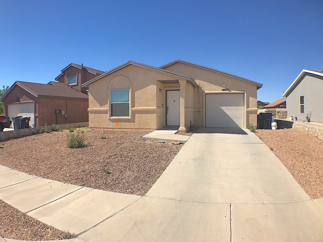 Primary Photo - East El Paso 3 bed Refrig A/C