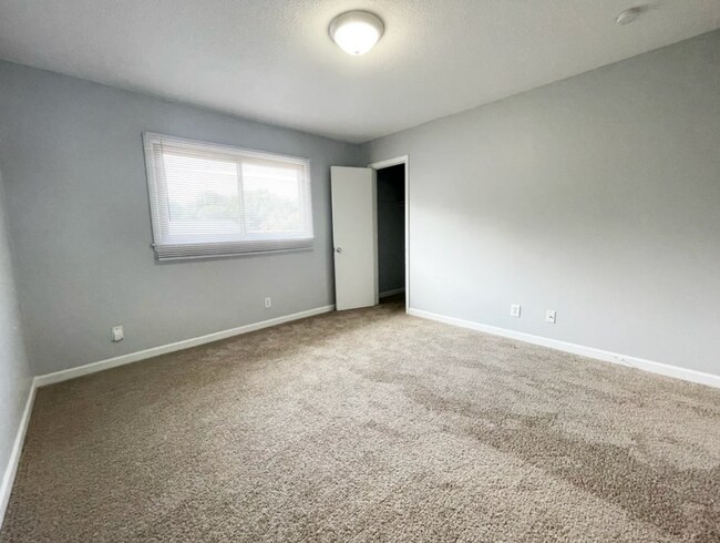 Building Photo - Spacious, affordable two bedroom townhouse...