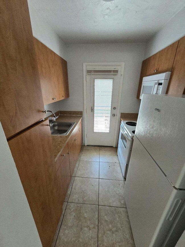 Foto del edificio - 2151 NE 168th St