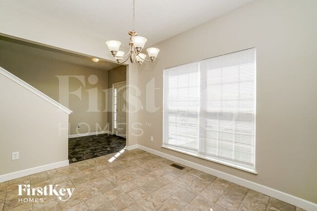 Building Photo - 7146 Rillford Rd