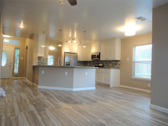 Foto del edificio - 18142 Flower Grove Ct