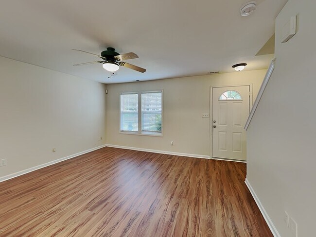 Building Photo - 2727 Oasis Ln