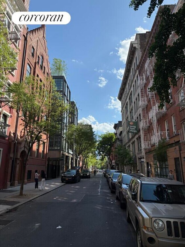 Foto del edificio - 220 Sullivan St