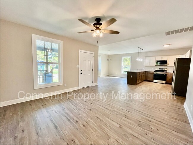 Building Photo - 774 Gracey Ave