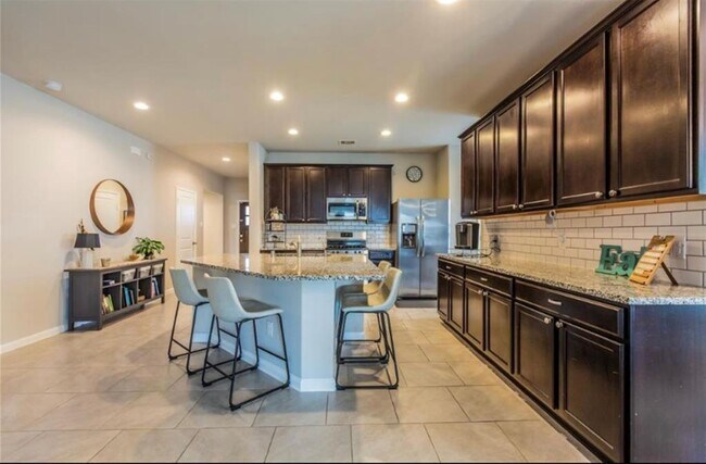 Building Photo - 6910 Rosalina Landing Ln