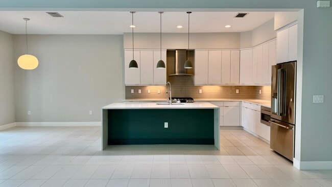 Building Photo - 7744 Sandhill Lake Dr