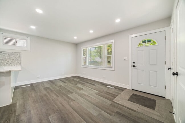 Foto del edificio - 16752 Artesian Ave