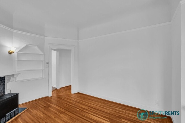 Building Photo - Inner Richmond: Top Floor Apartment w/ Storage Unit 2 Blocks from Golden Gate Park