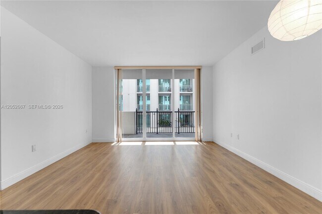 Foto del edificio - 4100 Salzedo St