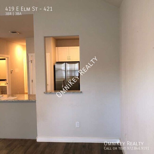 Foto del edificio - 419 E Elm St