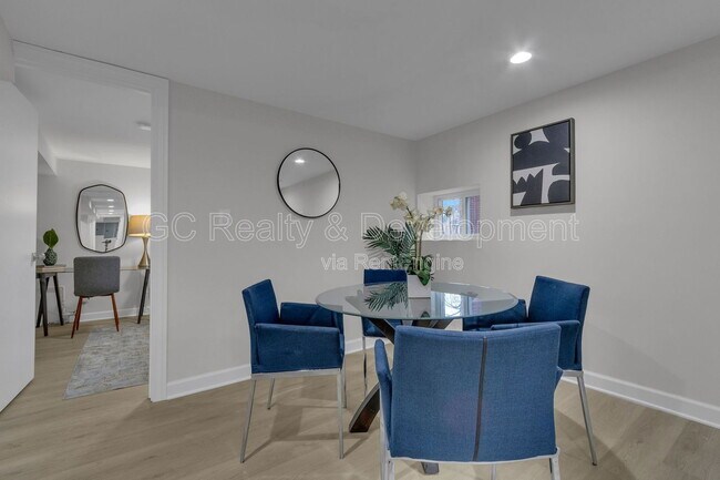 Foto del edificio - 6304 N Troy St